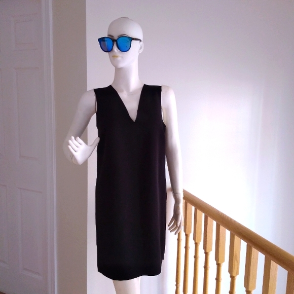 Forever21 Contemporary V Neck Dress - Picture 4 of 6